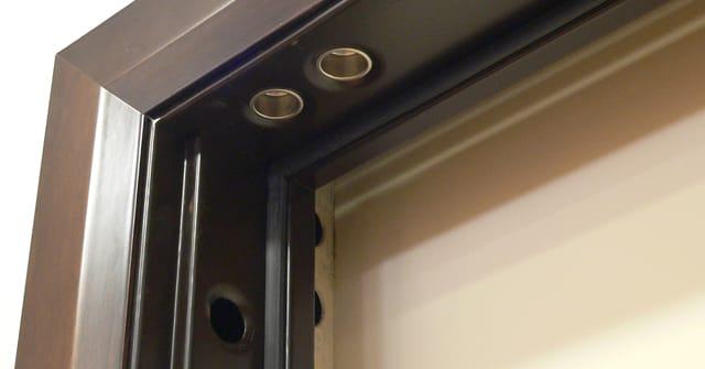 Контур уплотнения, самоклеящийся